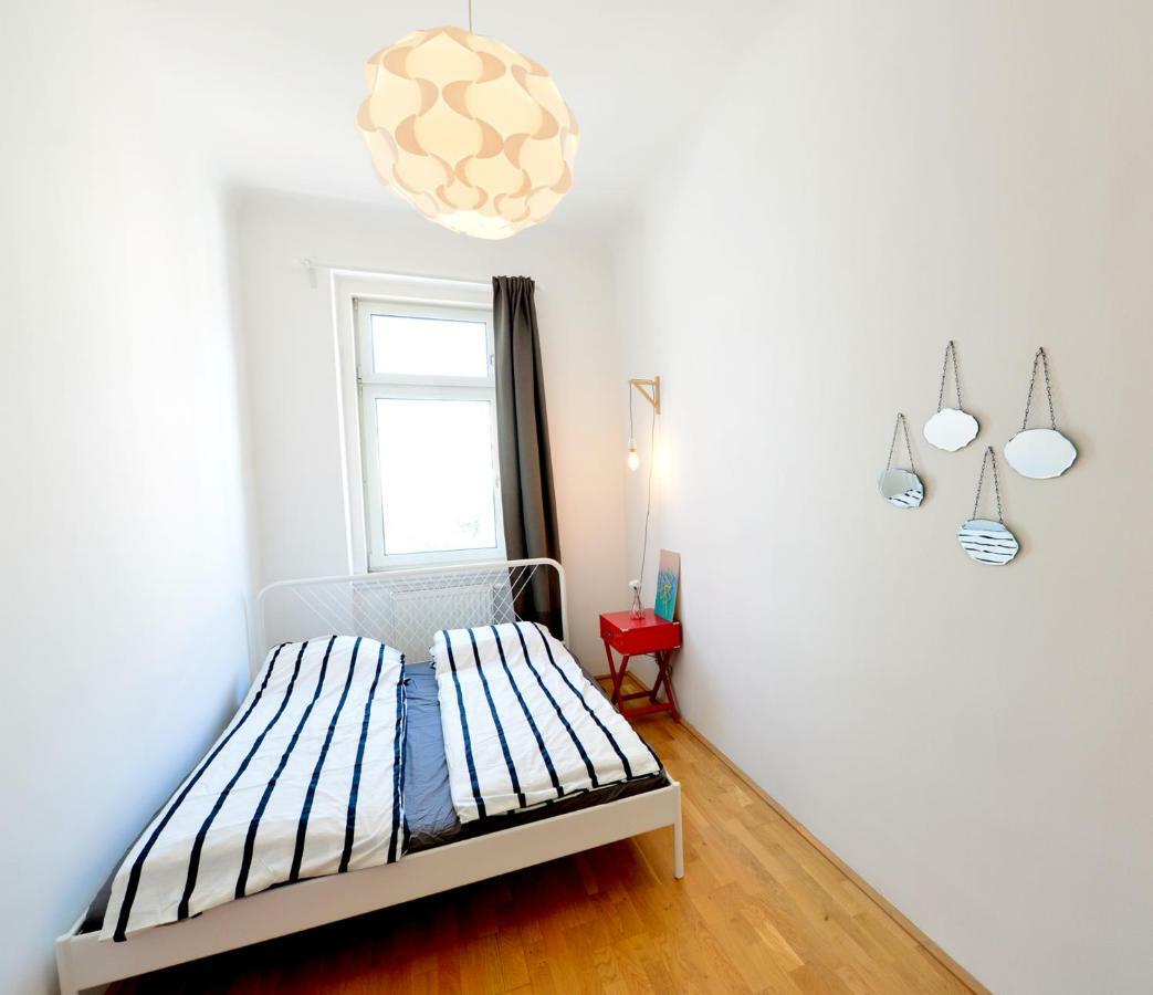 Bedrooms Apartment *